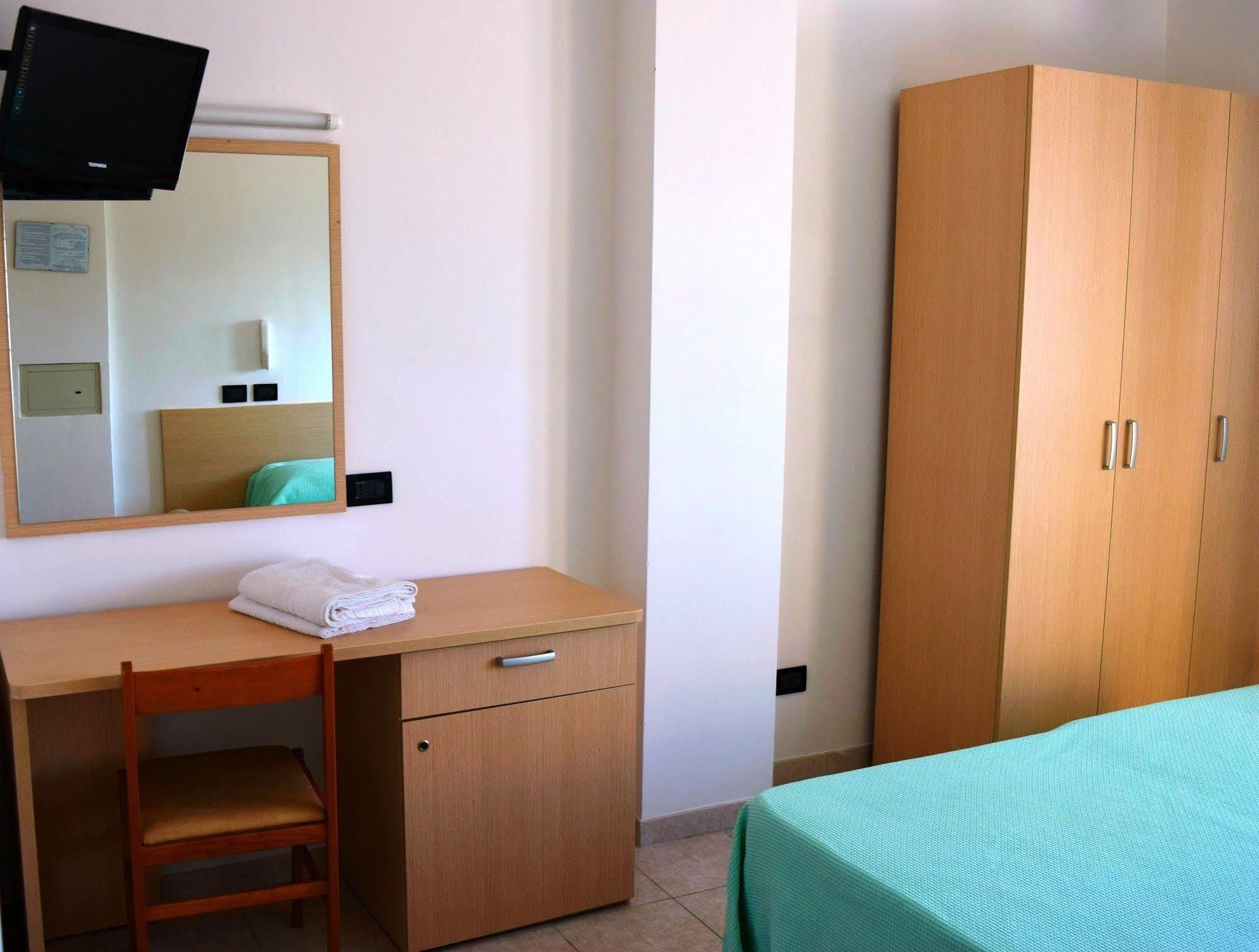 Hotel Atlantic Σενιγκάλια Εξωτερικό φωτογραφία