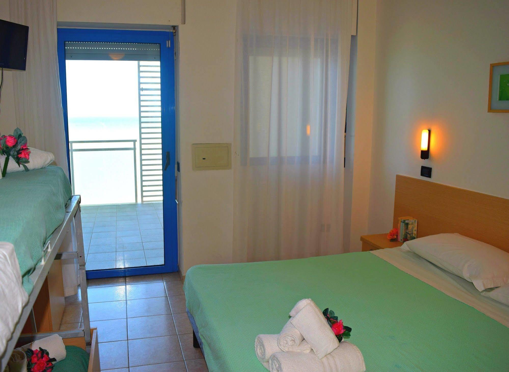 Hotel Atlantic Σενιγκάλια Εξωτερικό φωτογραφία