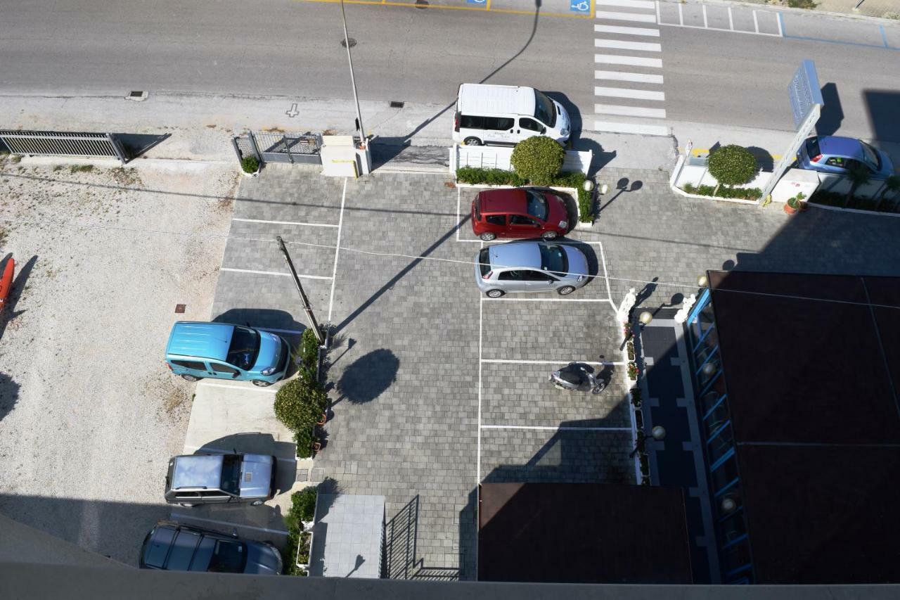 Hotel Atlantic Σενιγκάλια Εξωτερικό φωτογραφία